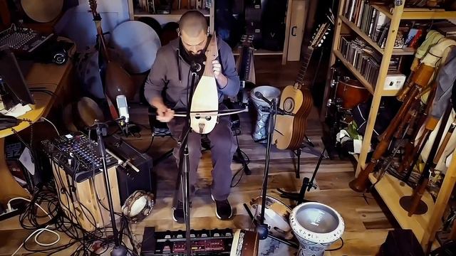 Tarantella Calabrese - In Calabria con 4 strumenti e una loopstation - Sound(E)scapes#1 смотреть онлайн