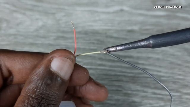 Connecting AUX to Speaker Wire смотреть онлайн