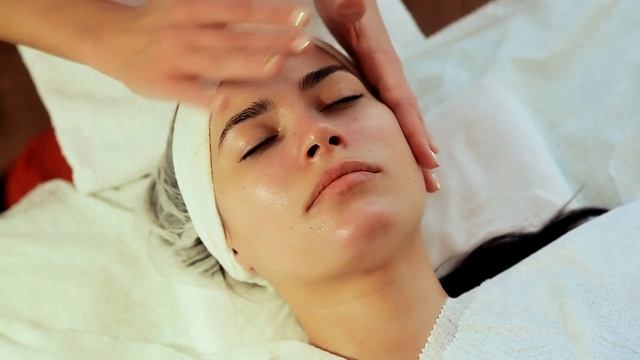 Механическая чистка лица. Массаж Лица и Шеи. смотреть онлайн