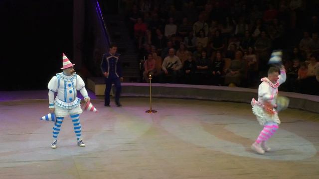 Клоунский дуэт Джемелли - Реприза Шляпы смотреть онлайн