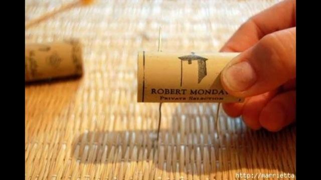 Рождественские олени из веток и пробок. Из пробок от вина и веток. смотреть онлайн