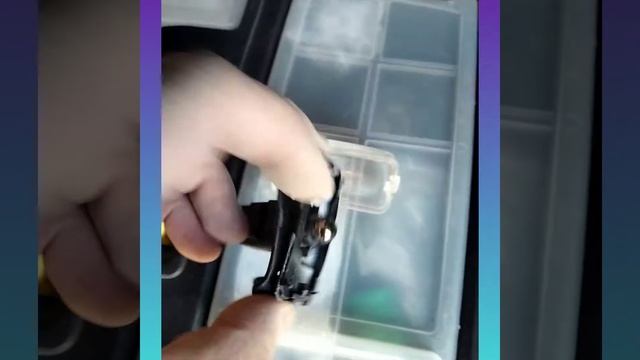 Тайота Авенсис.Как поменять лампочки подсветки номера за 5 минут.Самый быстрый способ. ??? смотреть онлайн