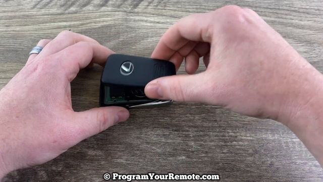 Lexus Smart Key Remote Fob Battery Change - How To Remove Replace GS 350, GS 450H, GS F Batteries смотреть онлайн