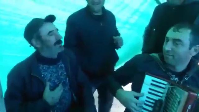 Даргинские песни в веселой мужской компании. Поют и отдыхают от души Всем арадеш Смотрим и радуемся смотреть онлайн