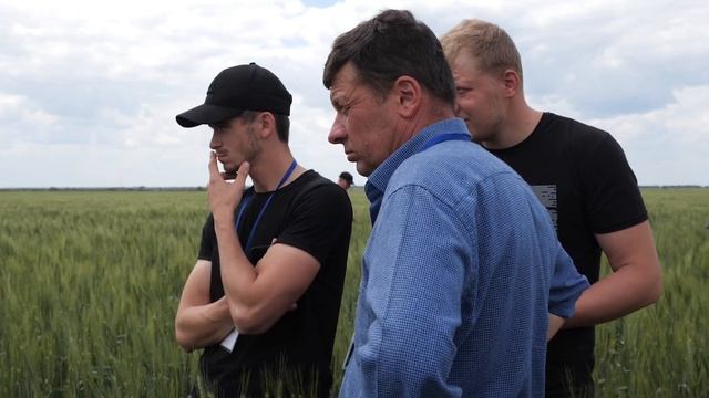 Норма посева пшеницы 40кг/га. День открытых в ООО" ВВi- агро" 05.06.2021. 2й маршут смотреть онлайн