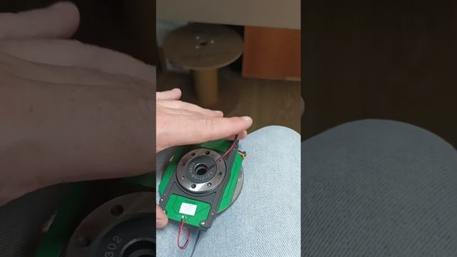 Заклинившие вертикальные оси тахеометра и теодолита после шлифовки. смотреть онлайн