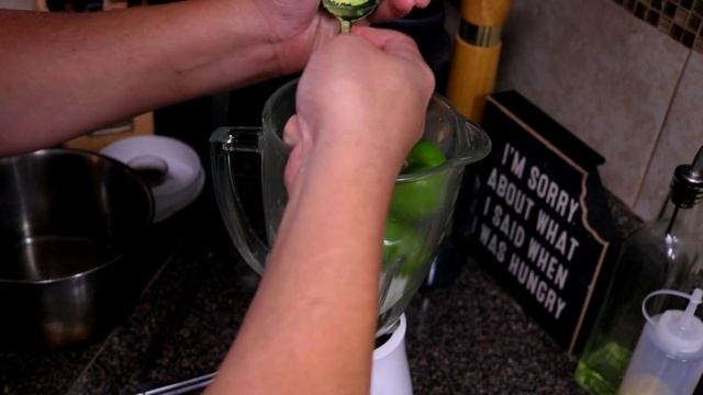Salsa Verde con Aguacate - Green Salsa with Avocado - Mexican Food смотреть онлайн
