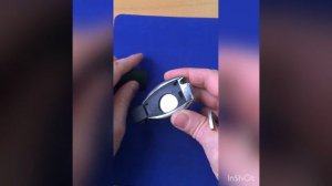 Замена батарейки в ключе автомобиля Мерседес / Mercedes flip key battery replacement