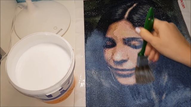 Готовый портрет из страз. ШИКАРНЫЙ! Покрываю его акриловым лаком. смотреть онлайн