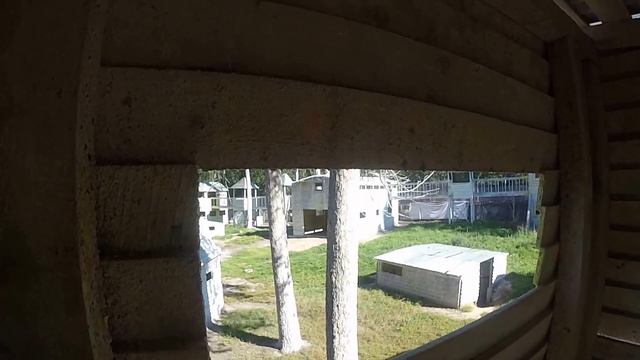 Защита здания: 12 человек против 94 смотреть онлайн