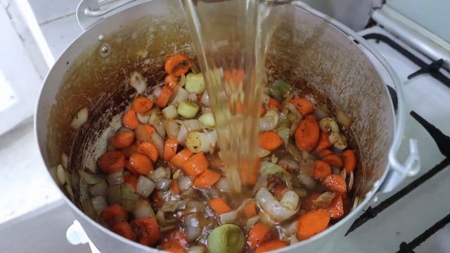 МЫ СЪЕЛИ БОБРА | Как его приготовить?? смотреть онлайн