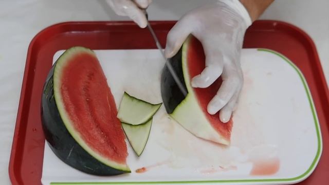 CUT WATERMELON, MELON, GRAPES AND PINEAPPLE AND MAKE A WONDERFUL FRUIT CENTER смотреть онлайн