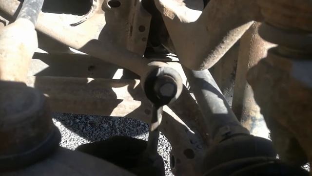 VW T4 Worn out anti-roll bar bushing смотреть онлайн