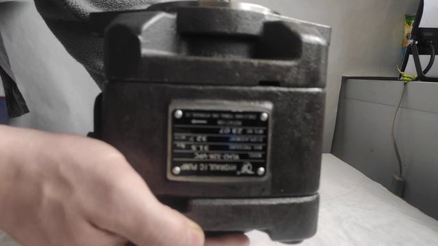 YLH2-32-R-VPC-10 - Шестеренный насос внутреннего зацепления, 32 см3, аналог PGH4-3X/032RE11VU2 смотреть онлайн