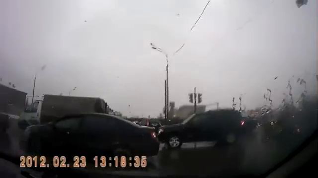 Виноват неисправный светофор ? смотреть онлайн