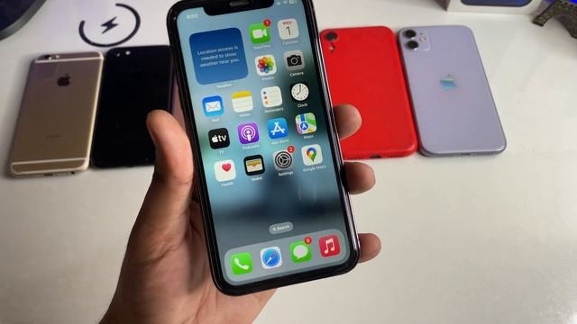 iPhone XR on iOS 17.1 - Full Review | Battery + Performance + Display issue смотреть онлайн