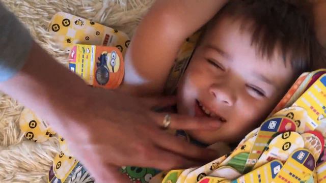 Видео о счастливых детях.Миньоны рулят.Маркетинговая зависимость детей и взрослых. смотреть онлайн