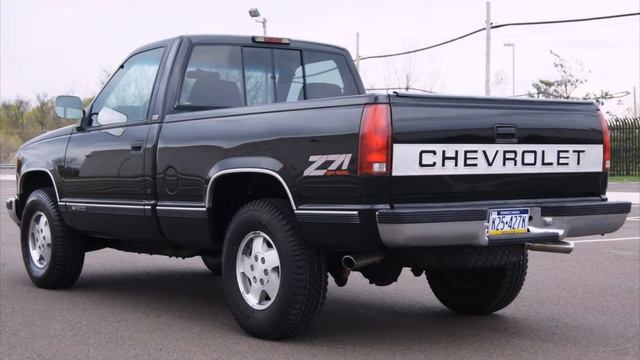 1994 Chevrolet CK 1500 pickup truck 5.7L V8 Engine & Z71 off road package 4x4 with ONLY 141K Miles смотреть онлайн
