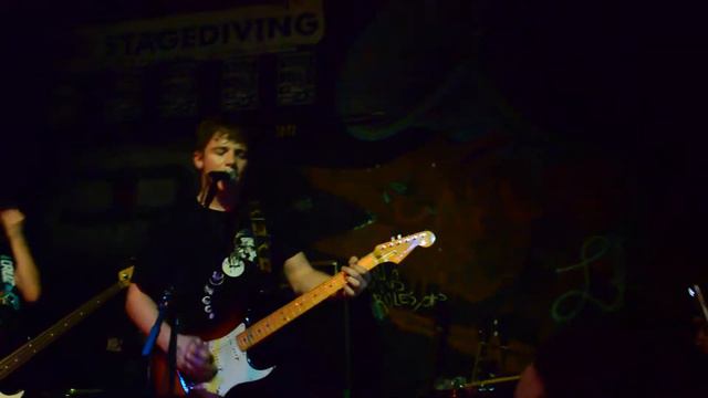 Cheating Daylight 2nd Video of Songs _924 Gilman Street _November 10, 2013 смотреть онлайн