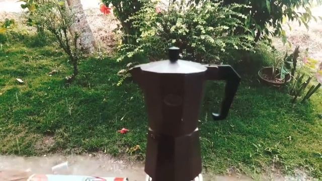 Nature and coffee / Coffee in a moka pot/ Outdoor смотреть онлайн