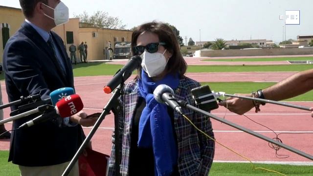 Margarita Robles dice que habrá 70.000 militares vacunados contra covid al final de semana смотреть онлайн