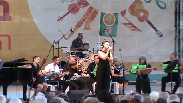 מירה עווד ميرا عوض Mira Awad בשירו של - حبيتك بالصيف - Hommage à Feiruz , כל האנשים הללו. смотреть онлайн