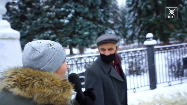 Почему елки наряжают все раньше и раньше? Наш опрос дня смотреть онлайн