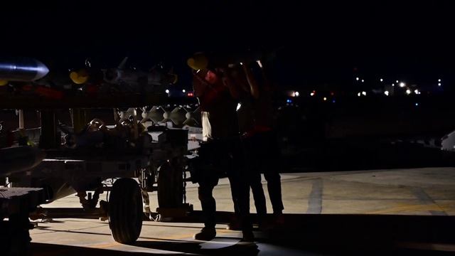 USAF F-15E Strike Eagles - Air Operations In The Middle East / Undisclosed Area/ смотреть онлайн