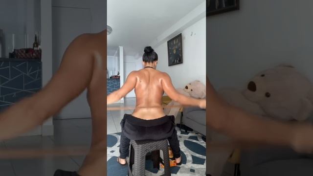 ESPALDA MEDIA #video #viral #youtube #viralshorts #panama #videoviral #mundo #panama #masajes смотреть онлайн