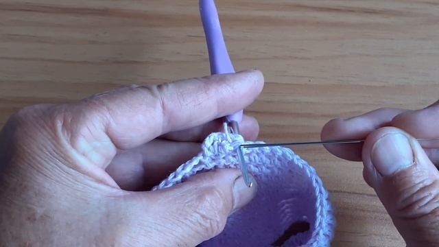 Как вязать столбики с накидом в раскол. смотреть онлайн