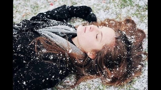 МАРИНА ЗИМНЯКОВА "НЕУДИВИТЕЛЬНО, ЧТО СЕРДЦЕ РОВНО БЬЁТСЯ..." смотреть онлайн