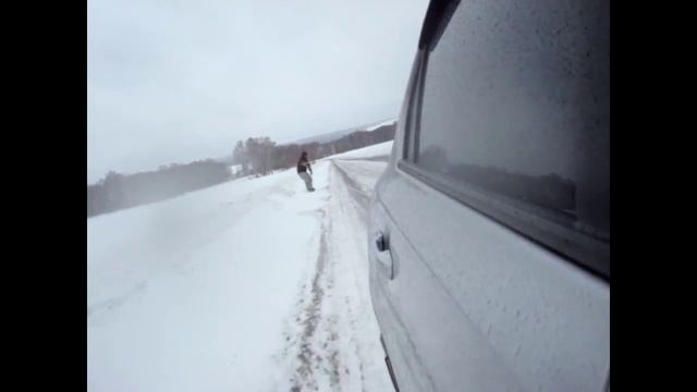 На сноуборде за машиной (Трасса в Новососедово) смотреть онлайн