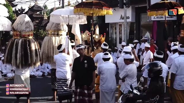 BALINESE TRADITION - BARONG, Legian-Kuta Bali