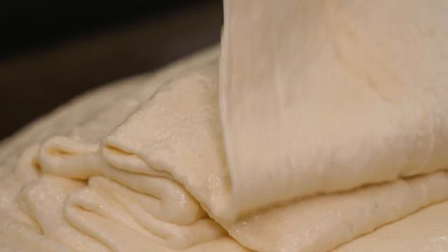 좋은재료와 정성! 영롱한 보랏빛이 감도는 라벤더 무스케이크 making lavender blueberry mousse cake - korean street food смотреть онлайн