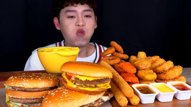 ASMR 치즈찍먹방 모음집🤪치즈소스에 빠진 음식들 햄버거 너겟 치즈스틱 찍먹방! Cheese Sauce Collection Burger nuggets Cheese MuKBang смотреть онлайн