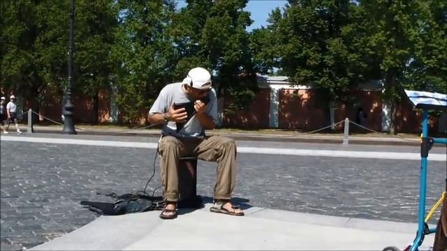В Крондщтате,мужик красиво играет... смотреть онлайн