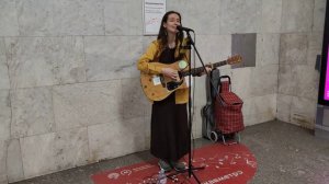 Дельтаплан - Валерий Леонтьев - Полёт на дельтаплане -Варвара Чайка поёт песню в метро Москвы #metr