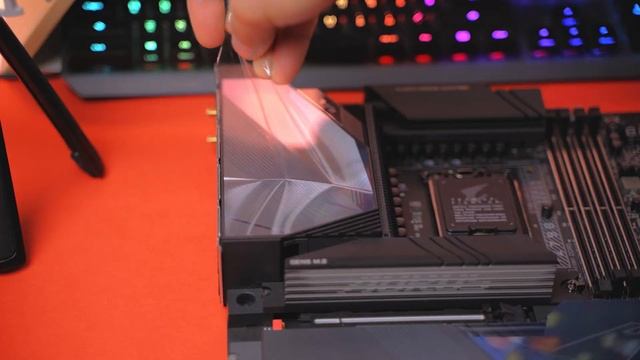 Обзор ТОПовой материнской платы Gigabyte Z790 Aorus Master X - с процессором Intel core i7 14700k смотреть онлайн