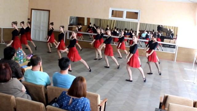 Классический танец экзамен в ДШИ. Переход от станка на середину. Педагог Ольга Гайдук. смотреть онлайн