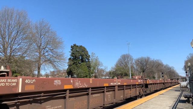 NS 237 crawls by CP Magnolia w/ a nice crew & a long train смотреть онлайн