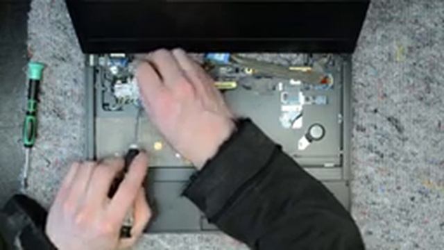 Dell Latitude E4300 laptop disassembly, take apart, teardown tutorial смотреть онлайн
