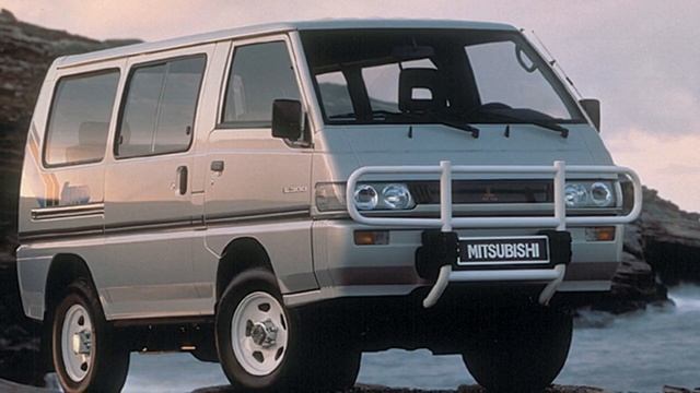 新車で買えるの! “44年も刷新なし”の超絶「レトロ顔・商用モデル」がスゴかった！ なぜ長年ラインナップされ続けている？