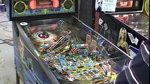 Judge Dredd, pinball смотреть онлайн