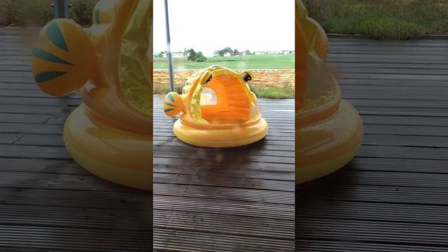 Sad Paddle Pool смотреть онлайн