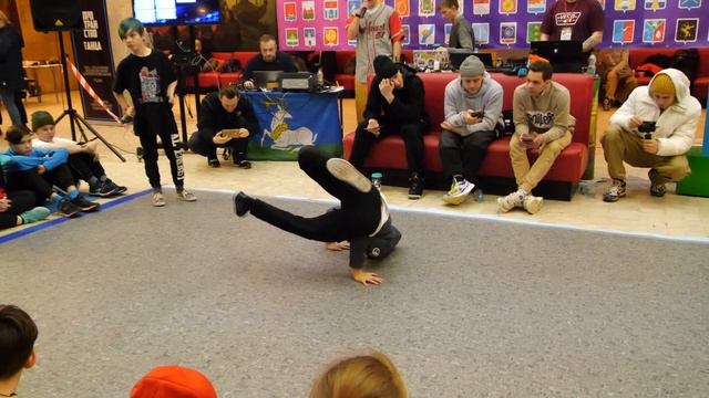 отбор 11-13 bboy Дмитрук vs Долин vs IceVan vs Uragan - брейкданс чемпионат г.Одинцово смотреть онлайн