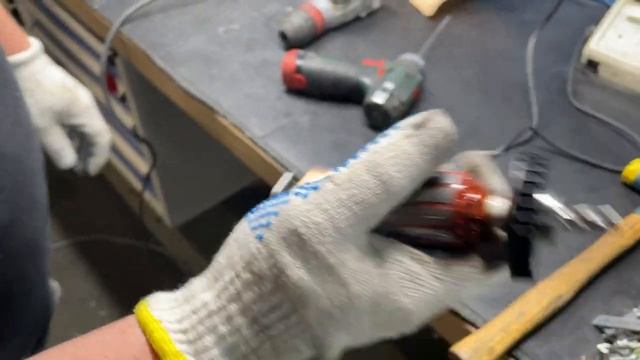 Искрение при работе перфоратора Metabo KHE 2660 Quick