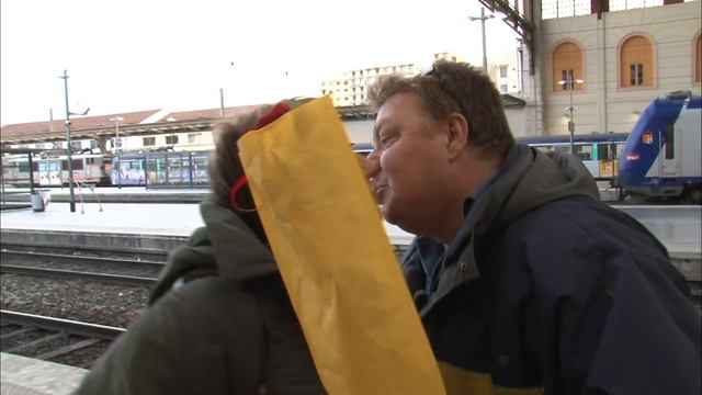 Claudette et Gilles, un "cyber-coup-de-foudre" de taille смотреть онлайн
