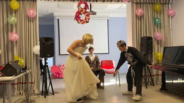 Самая смешная сценка на 8 марта смотреть онлайн