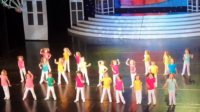 Хор Большой. Бабушка рядышком с дедушкой смотреть онлайн