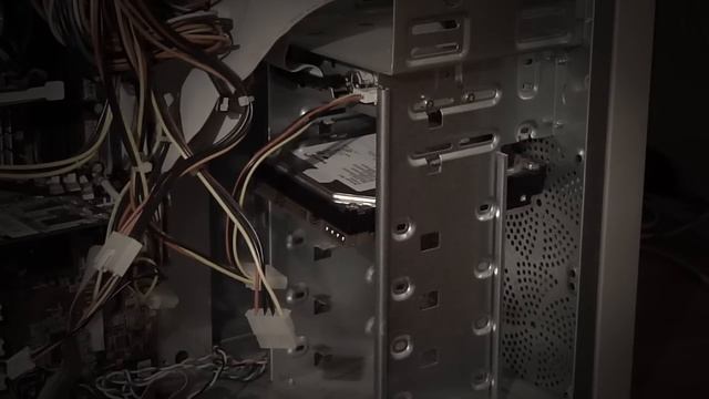 Замена жесткого диска на компьютере смотреть онлайн